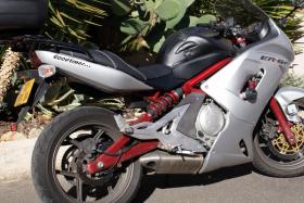 Kawasaki ER6 
