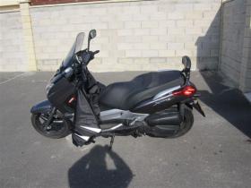 Yamaha X-MAX 